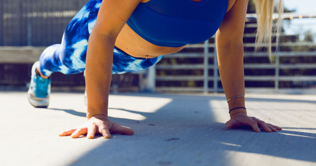 Les pompes, mais aussi les autres exercices de renforcement musculaire, seraient bons pour notre sommeil