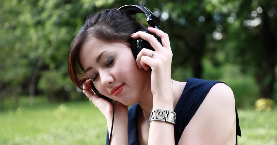 La musique groovy nous fait danser et travailler nos fonctions cognitives