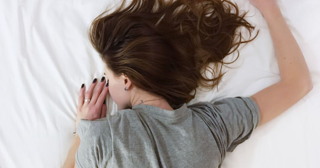 Une mauvaise position pour dormir augmenterait les risques de sclérose en plaques