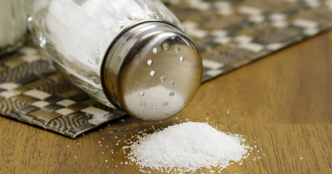 Consommer trop de sel peut avoir des conséquences désastreuses sur la santé
