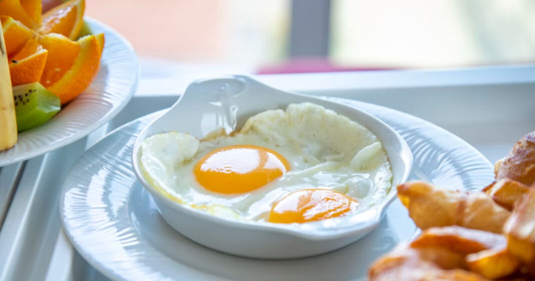 Prendre deux œufs chaque matin aiderait à faciliter la perte de poids