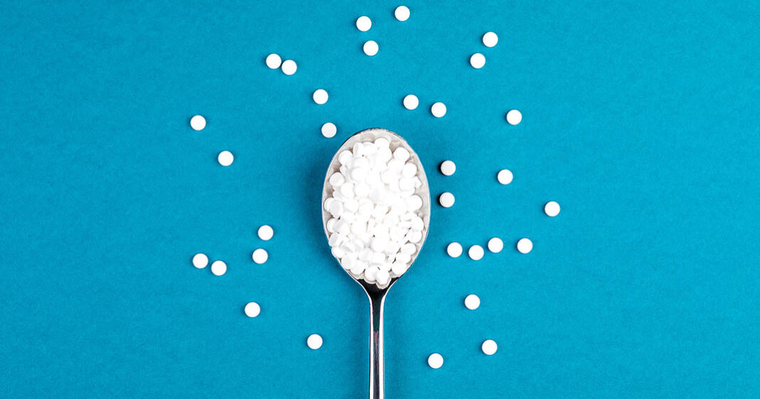 Les dosettes d'aspartames bientôt considérées comme cancérigènes par l'OMS