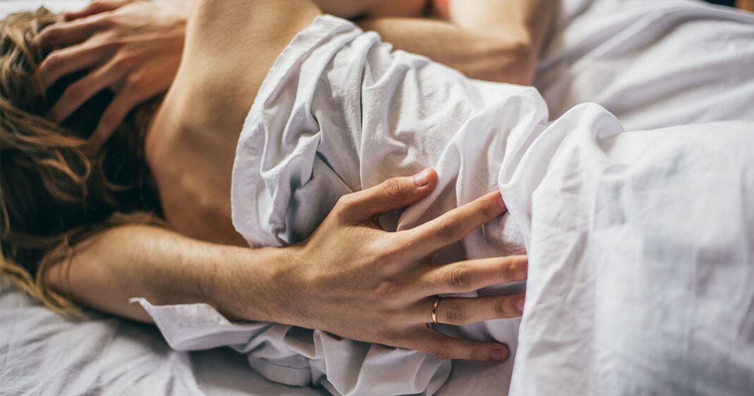 Faire l'amour plus de 12 fois par an serait bon contre l'hypertension