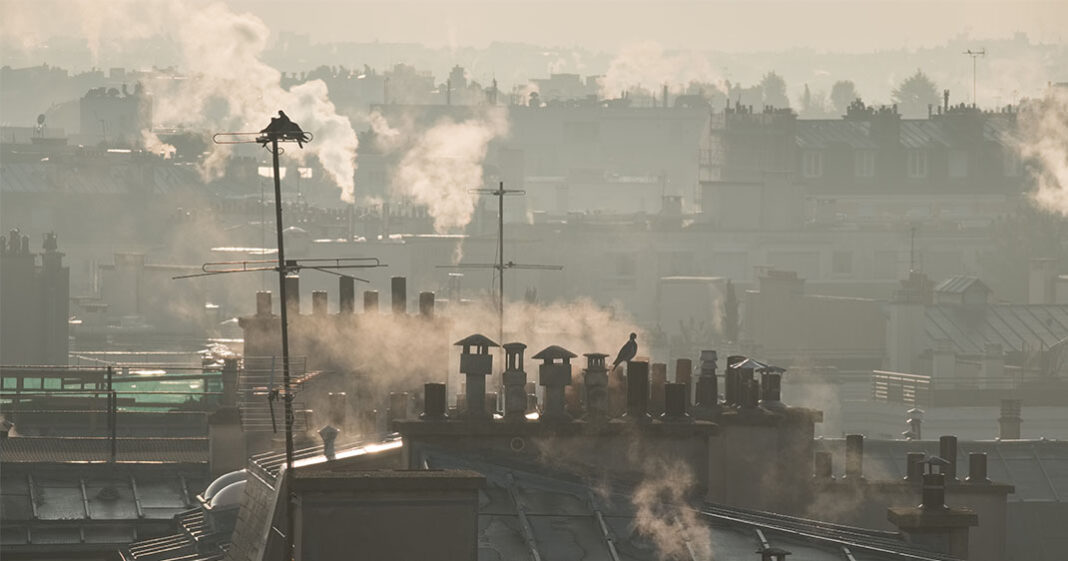 Les enfants vivant dans les familles modestes ont plus de chances de souffrir d'une exposition importante à la pollution