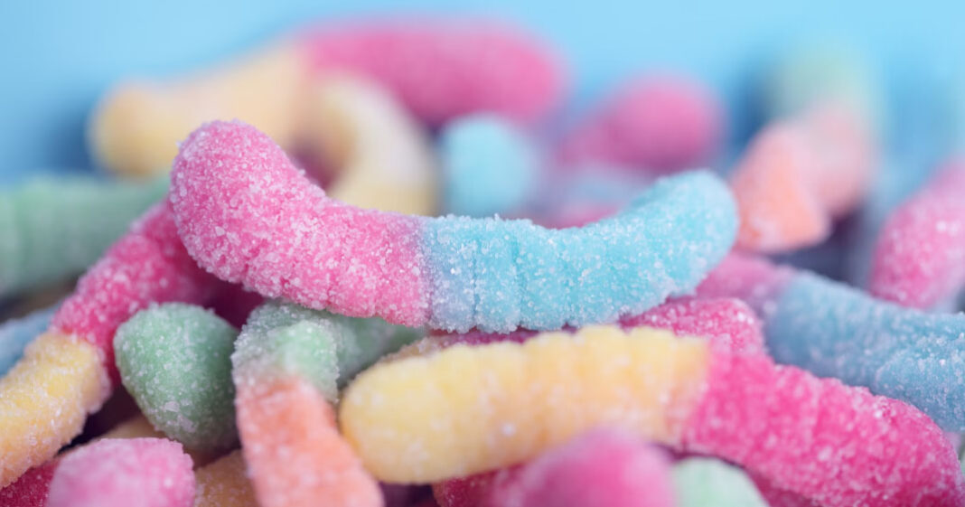 Les bonbons acidulés aideraient à calmer les crises de panique selon TikTok