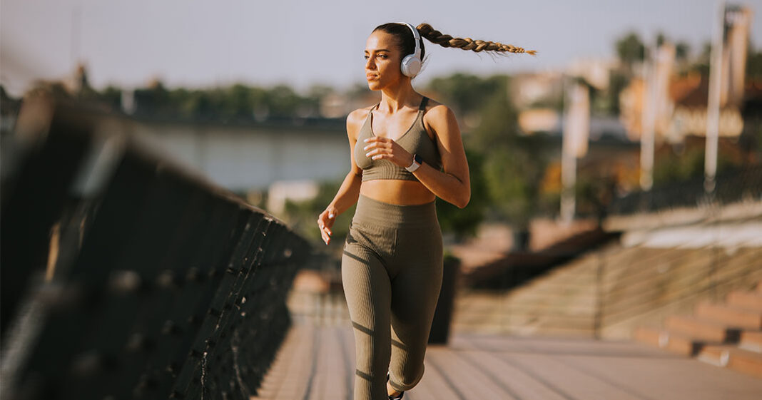 Courir en écoutant de la musique boosterait les capacités