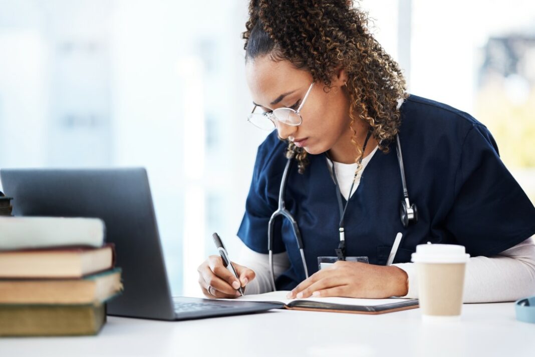Médecin libéral et insuffisance des régimes obligatoires en France